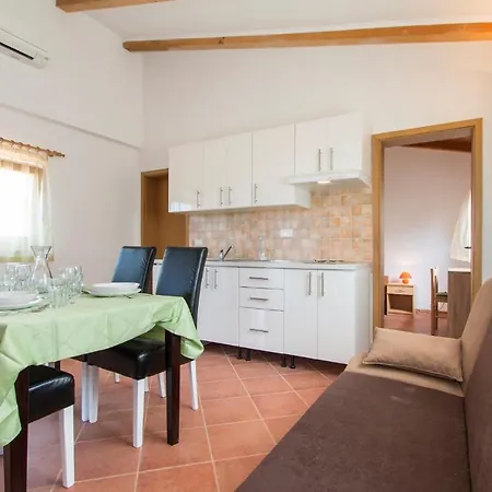 Сasa de vacaciones In Valbandon - Istrien 8611